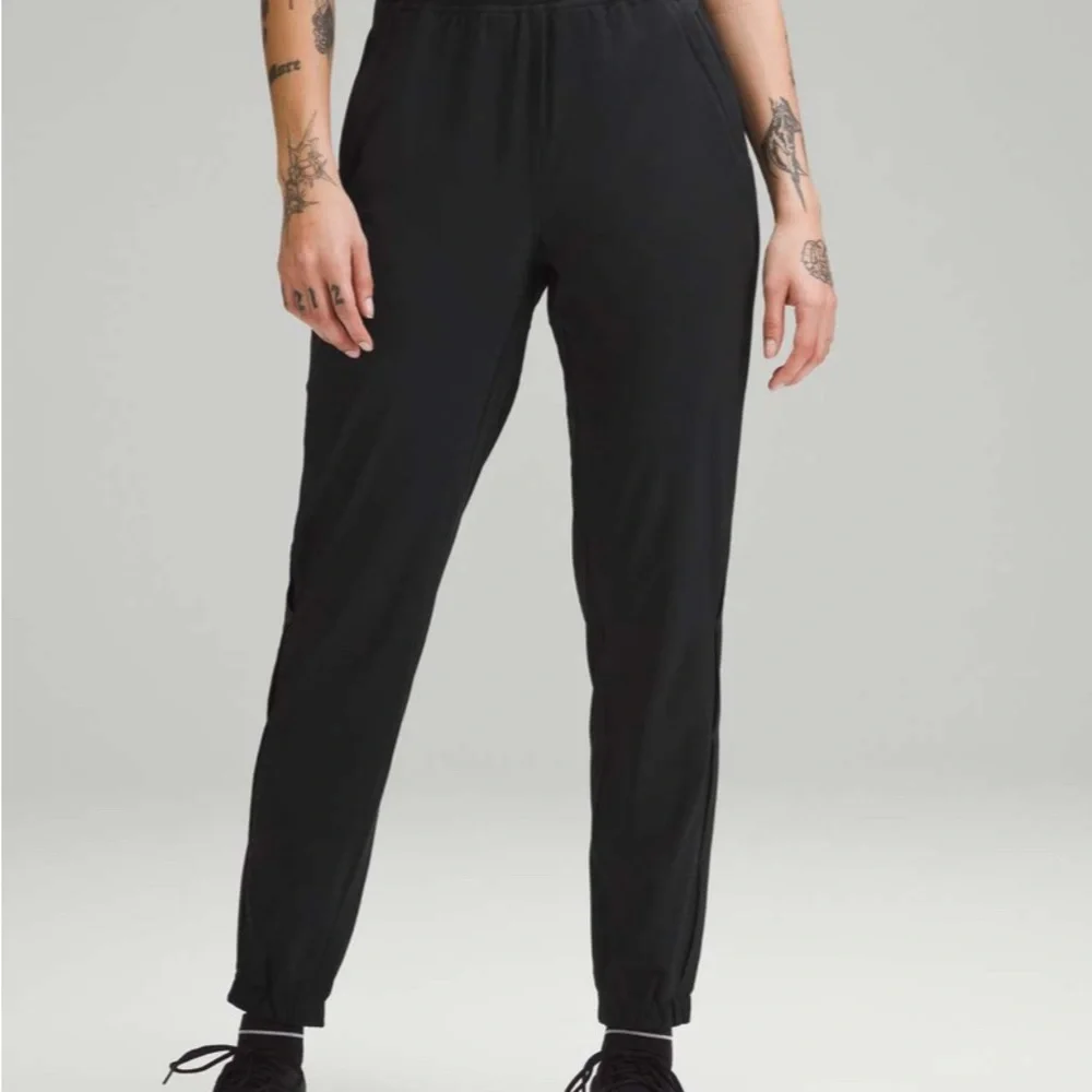 ✨Lululemon Adapted State High-Rise Jogger *Airflow Black size 0 - Picture 6 of 13
